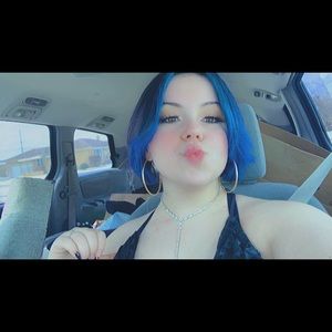 Meet your Posher, Avery